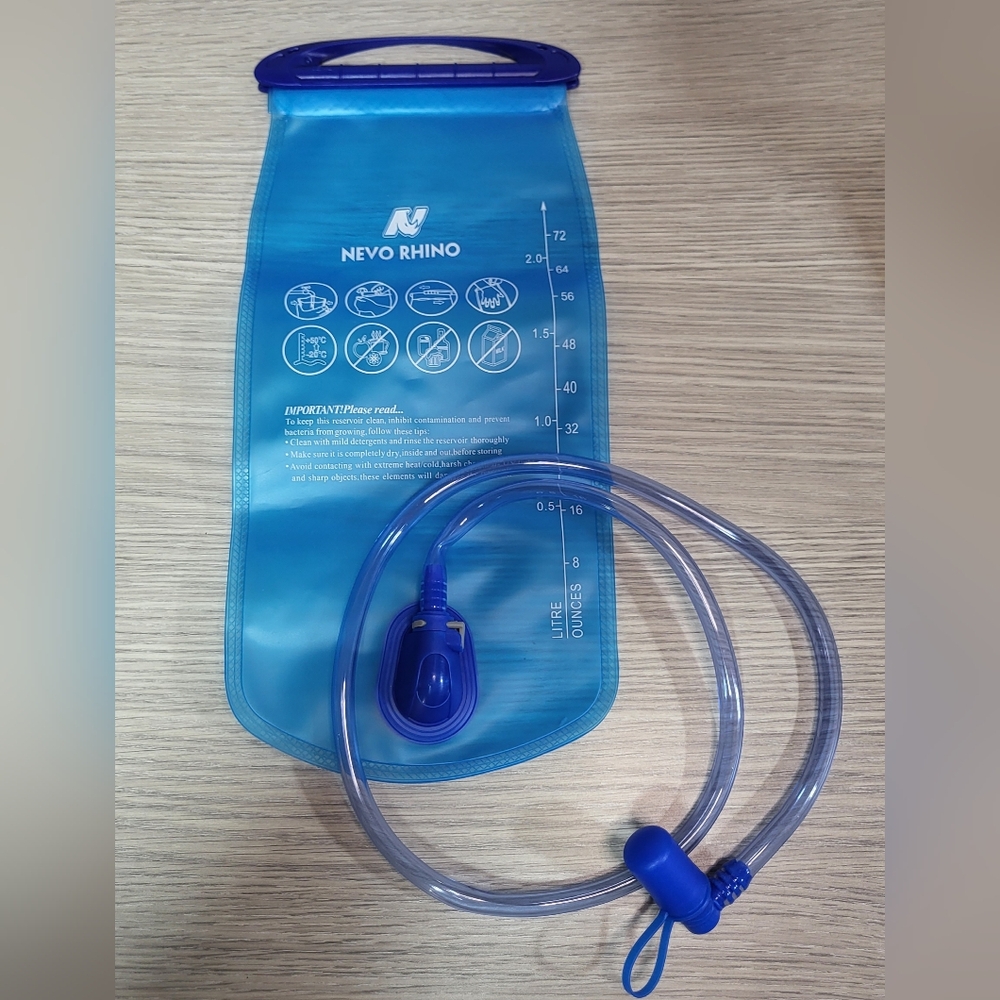 NWOT Nevo Rhino Hydration Bladder BPA-FREE Blue-Camping Running Outdoor Walking